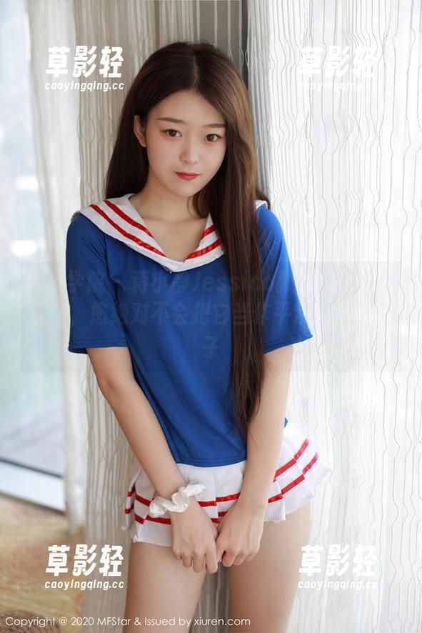 模范学院-蒋小静Jessica 模范学院 - 蒋小静Jessica教室里的定制写真,您绝对不会把它当作平常学习的样子
