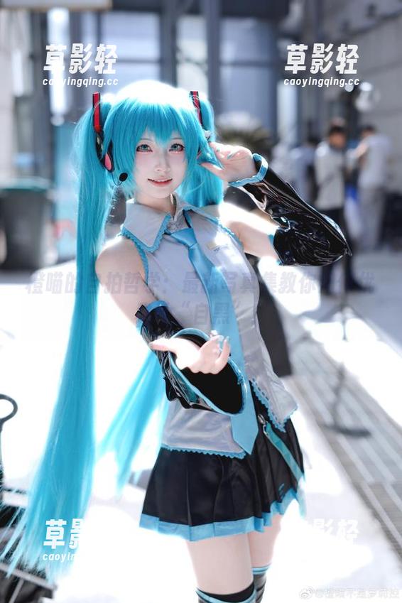 橙喵的自拍哲学：最新写真集教你如何优雅地“自黑”！