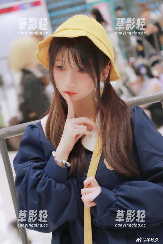清青琴玖与你在线，恋冬写真带你进入肌肤之寒