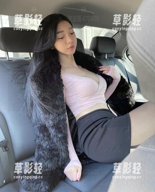 微密圈 - 牛奶里的果汁：车内晒太阳，欠点味道了吧，看不懂