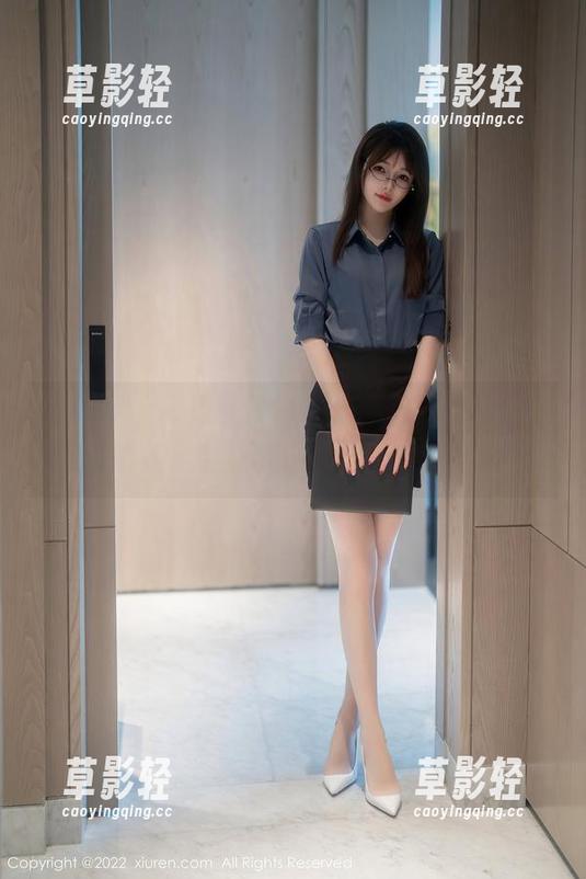 秀人网-Elise谭晓彤 秀人网 - 倒是没预料到,图包里的Elise谭晓彤美足会让我联想那么多,啧啧。