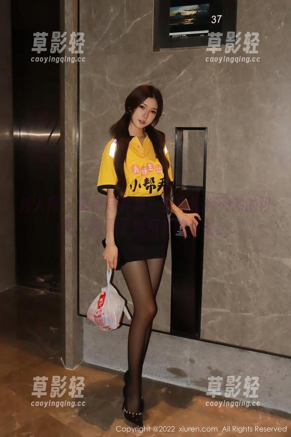 秀人网 - 精选写真集：小兔纯纯天然的可爱，磨灭了我所有的防线。