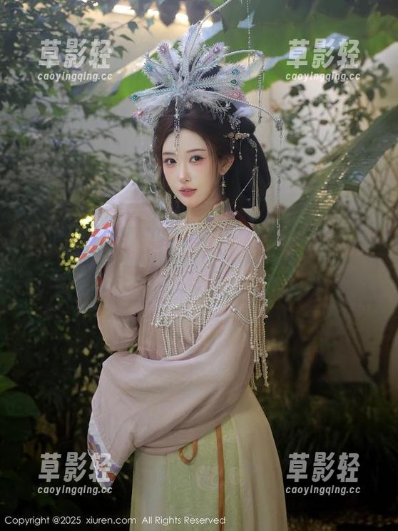 秀人网-小嘉敏 秀人网 - 小嘉敏的夏天定制图集,发现关于青春的另一面。