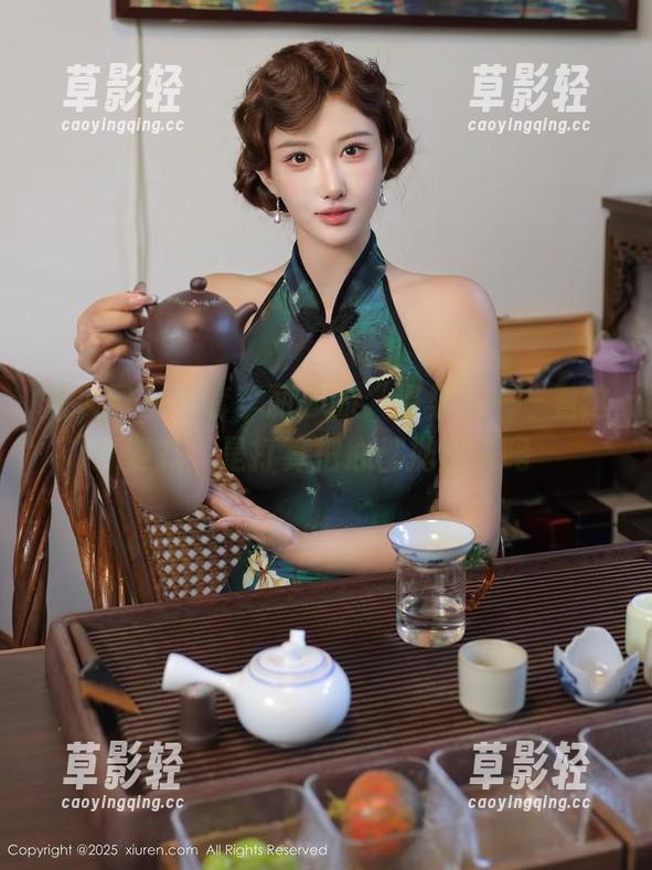 秀人网 - 全套李丽莎的“温柔”——看这姿态，是打算把心都抛出去吗