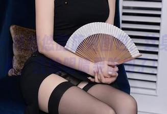 秀人网 – 林悠悠的旗袍图包：这身材和气质，我的眼睛要吃饱了！