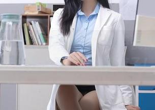 秀人网 – 全套图片来了，模特悦悦说：美腿是我对不起我的小裤子！