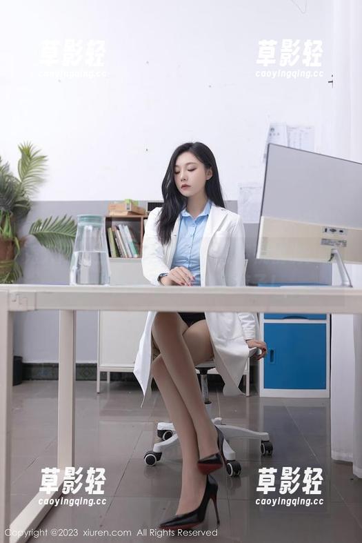 秀人网 - 全套图片来了，模特悦悦说：美腿是我对不起我的小裤子！