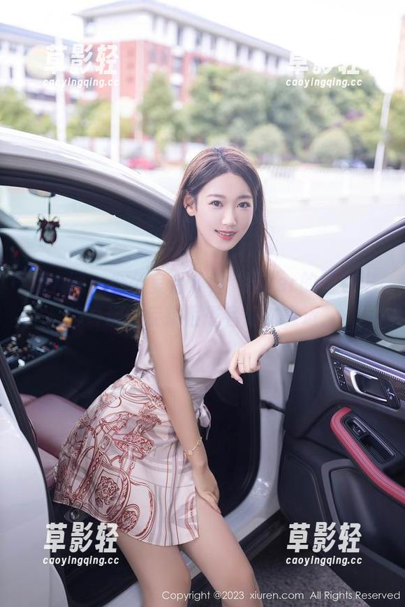 秀人网 - 办公室合集，玥儿玥er的图包堪称奇观，妄想症患者请勿靠近。