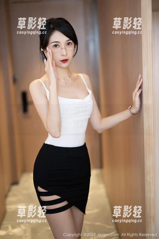 秀人网-糖豆sisi 秀人网 - 糖豆sisi双马尾图集,青春少女不怕油腻,只靠精选来撩!