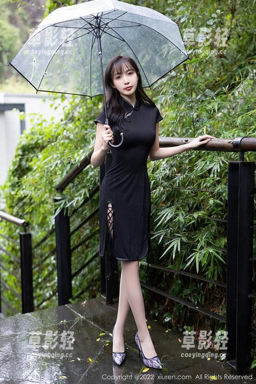 秀人网 - 办公室OL也疯狂：陈小喵的在线图片，时尚气息溢出屏幕！