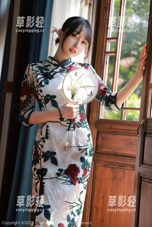 秀人网 - 收下这份来自陈巧蓓isabella的制服‘技巧’——看不看得懂随缘！
