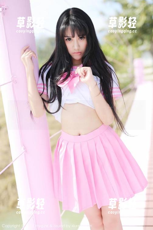 美媛馆 - 王馨瑶的女王气场——私房写真里的微妙调皮，脑海中闪辉光。