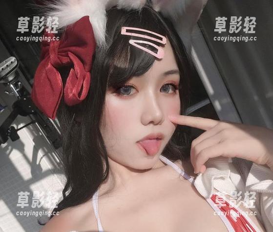 芊川一笑MNK的泳装cos，一不小心成了紫式部代言人
