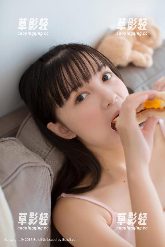 菠萝社 - 柳侑绮的海中少女原图合集，难怪我总是想去海边，毕竟这里面散发着不止一点的清凉感。