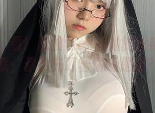 微密圈 – 看！葱油饼er和她的丝袜高清合集，你会先盯着饼还是腿？