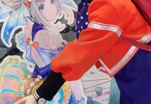 阳炎型小菠萝的泳池思考——无圣光，作品与水面之间千丝万缕的关系