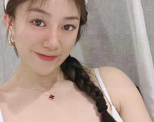 微密圈 – 鹿瑶更新套图，偷偷问你：情人多一点有问题吗？